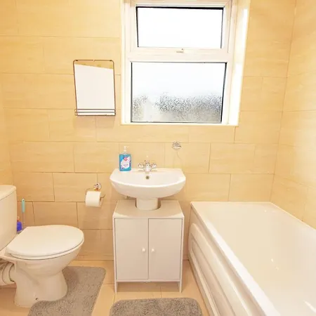 Cosy Family Home W/Wi-Fi, Parking, Self Check-In Londres Extérieur photo