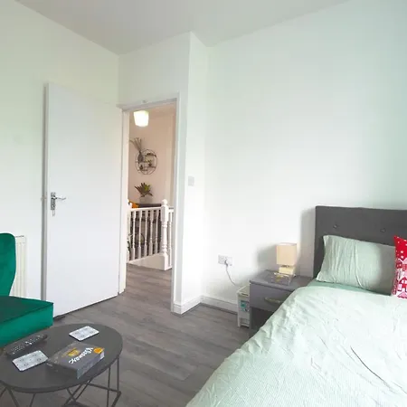 Cosy Family Home W/Wi-Fi, Parking, Self Check-In Londres Extérieur photo