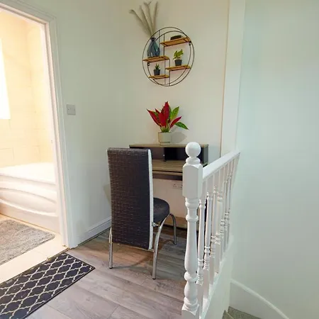 Cosy Family Home W/Wi-Fi, Parking, Self Check-In Londres Extérieur photo