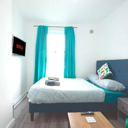 Cosy Family Home W/Wi-Fi, Parking, Self Check-In Londres Extérieur photo