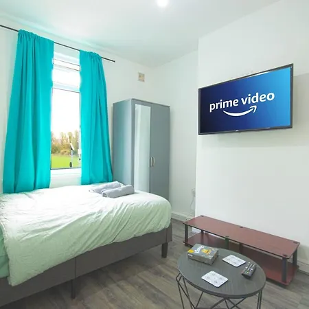 Cosy Family Home W/Wi-Fi, Parking, Self Check-In Londres Extérieur photo