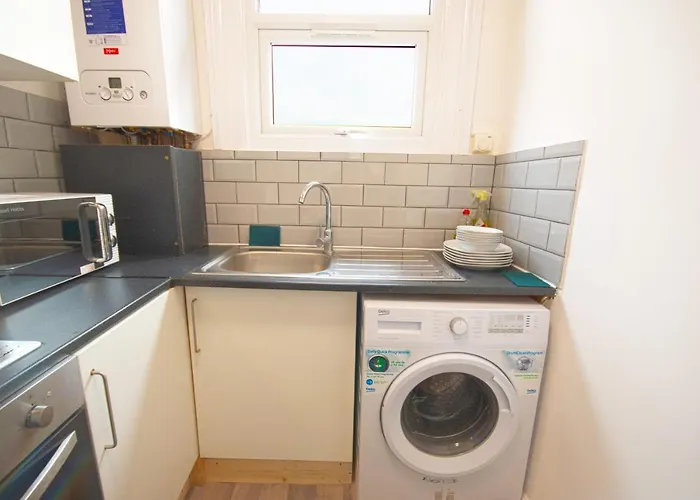 Cosy Family Home W/Wi-Fi, Parking, Self Check-In